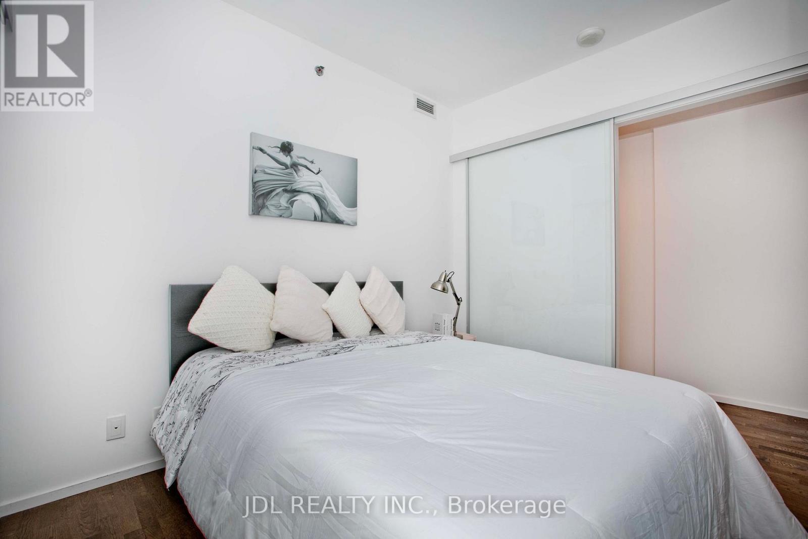 Photo 14 of 2904 5 St Joseph Street, Toronto ON