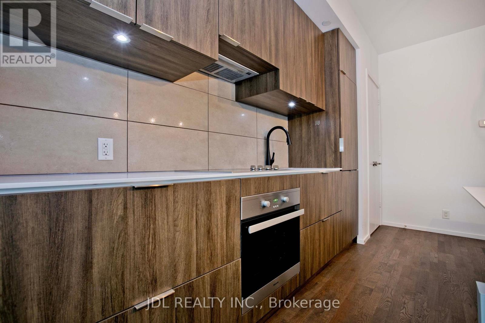Photo 10 of 2904 5 St Joseph Street, Toronto ON