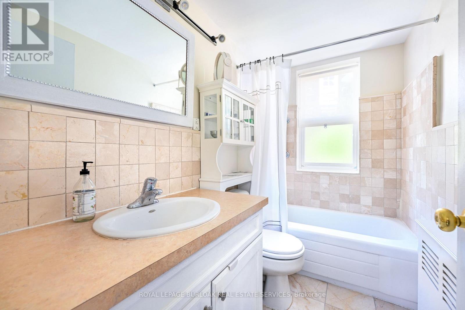 Photo 22 of 9 2422 New Street, Burlington ON