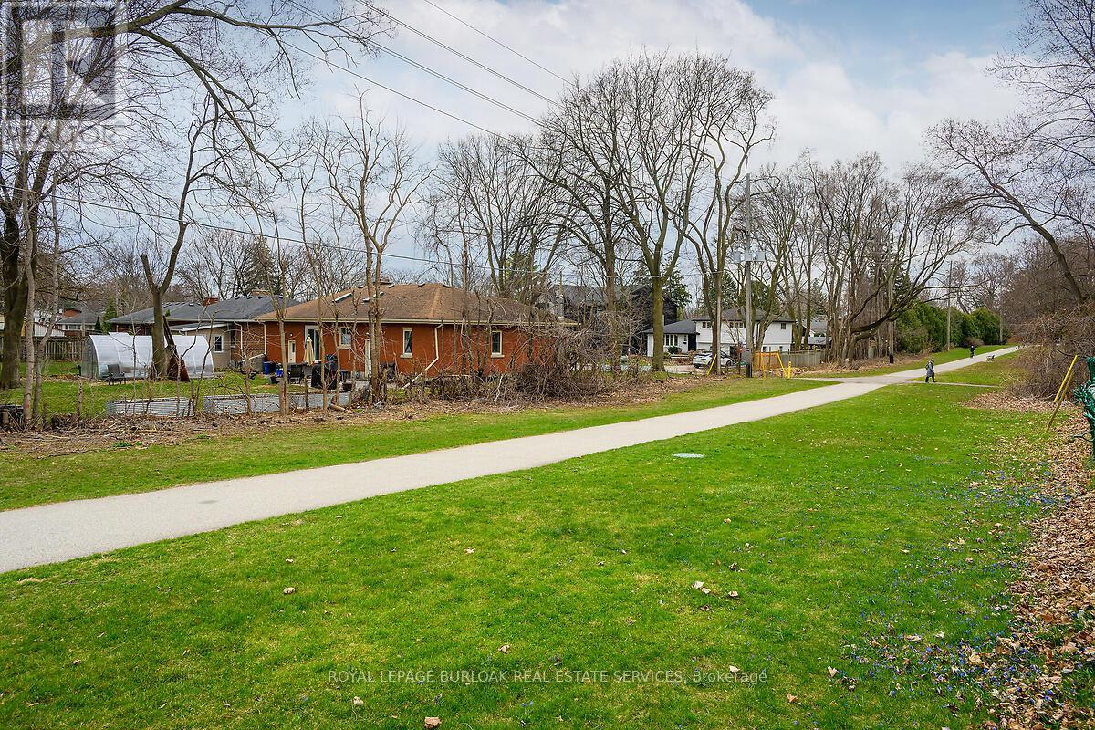 Photo 27 of 9 2422 New Street, Burlington ON