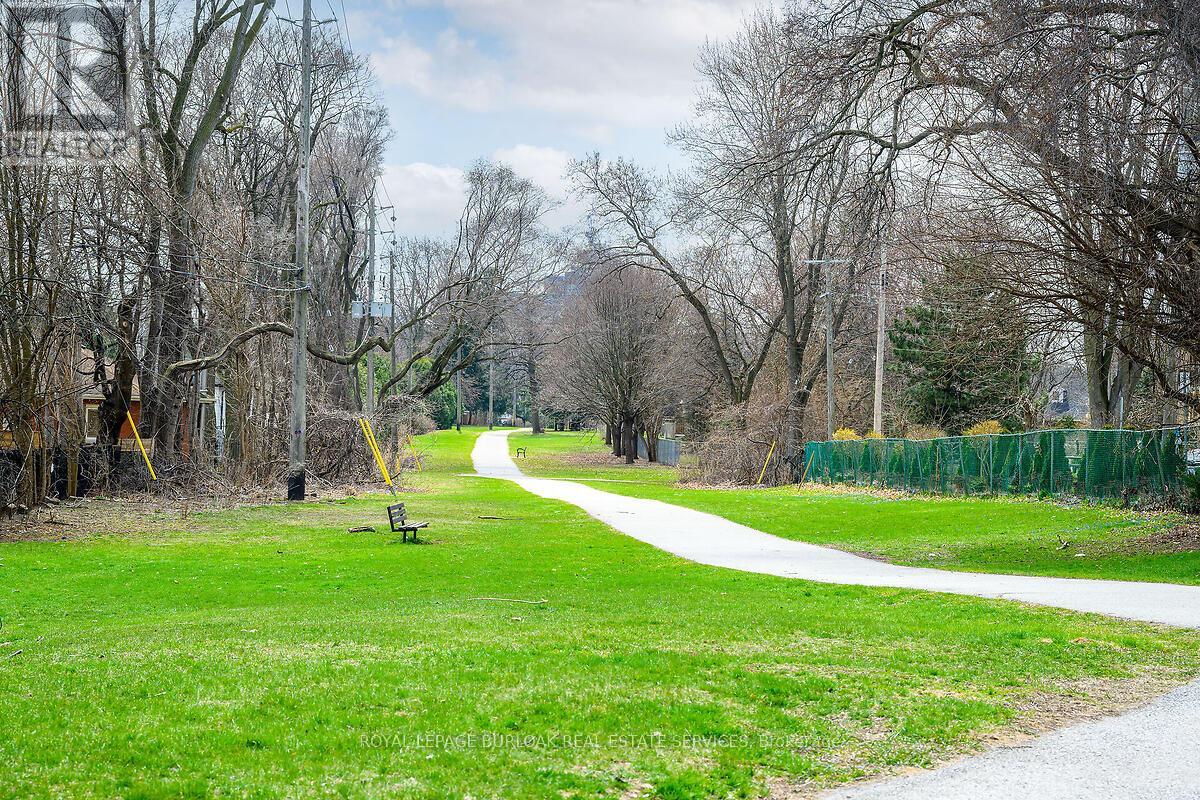 Photo 28 of 9 2422 New Street, Burlington ON