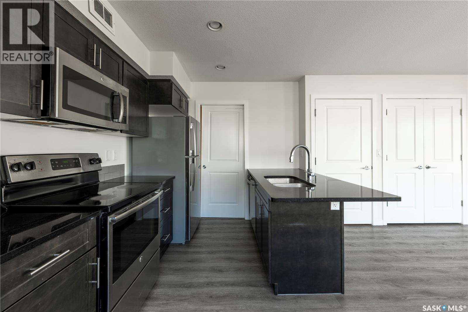 Photo 12 of 103 B 3367 Green Poppy Street, Regina SK