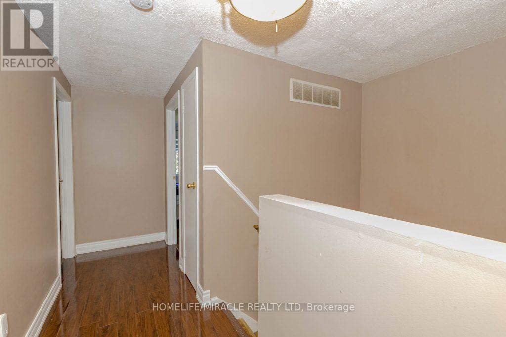 Photo 35 of 6593 Edenwood Drive, Mississauga ON