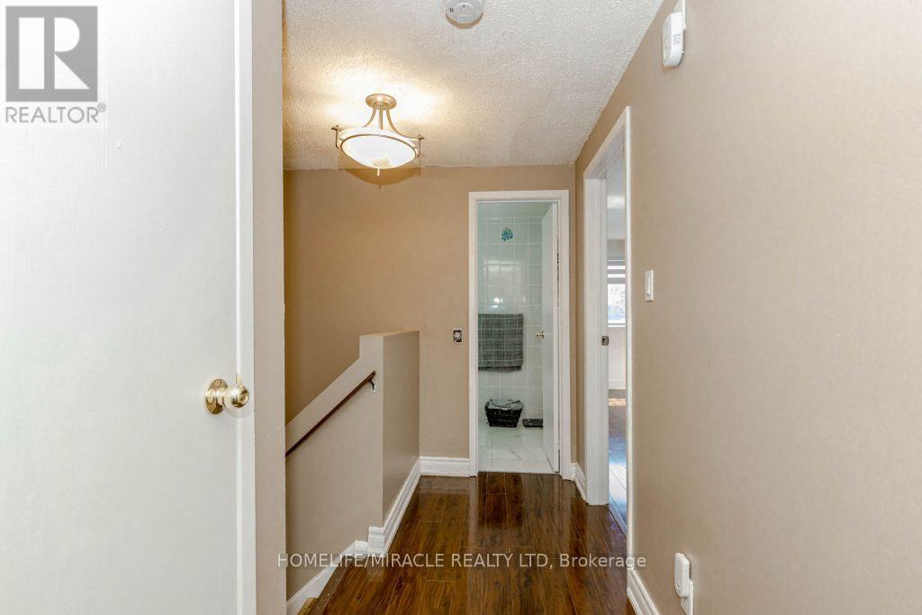 Photo 11 of 6593 Edenwood Drive, Mississauga ON