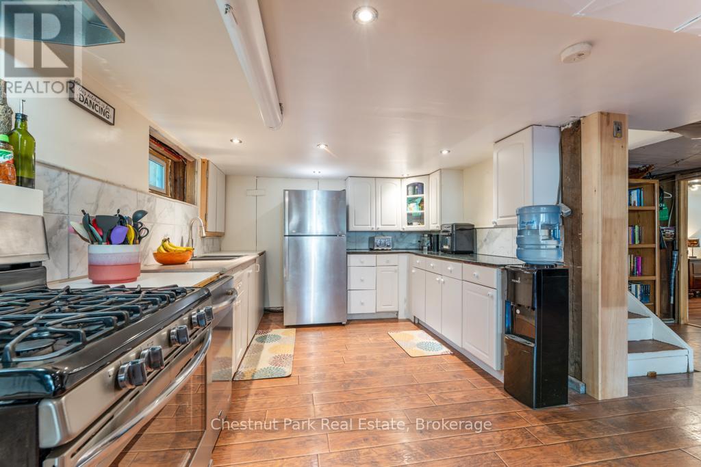 Photo 7 of 23 Ewing Street, Bracebridge ON