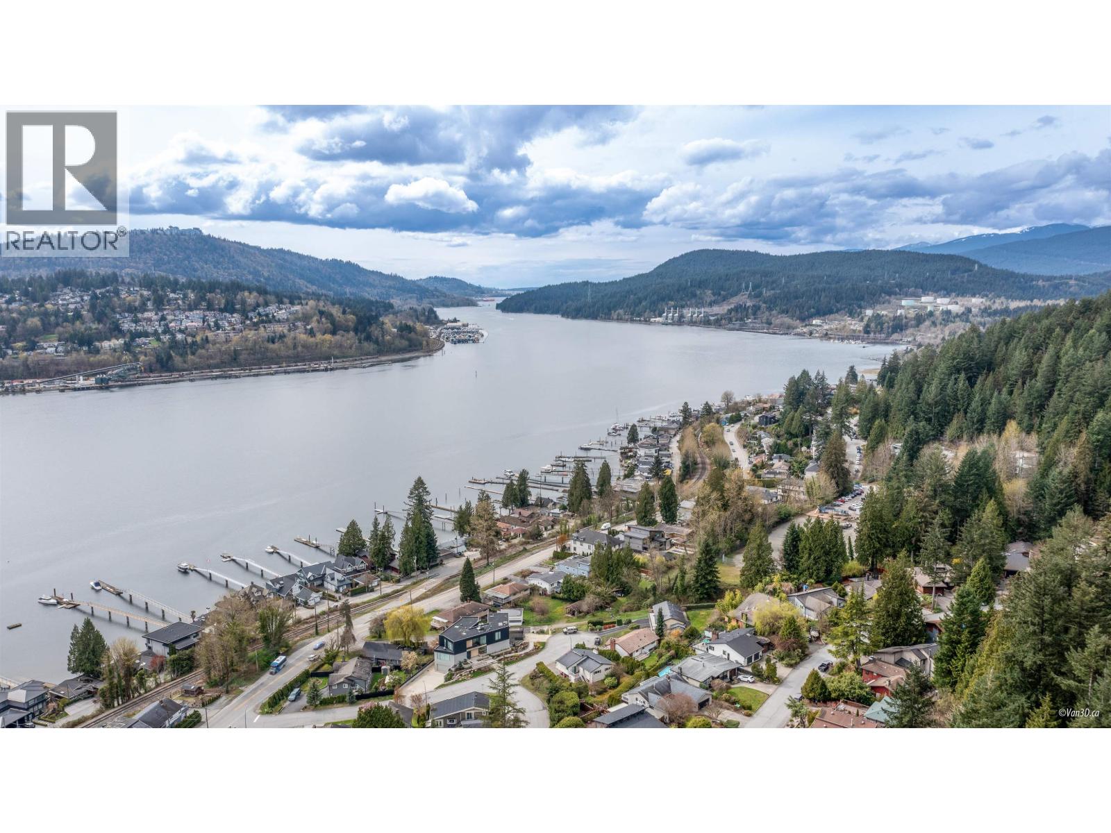 Photo 23 of 663 Foresthill Place, Port Moody BC