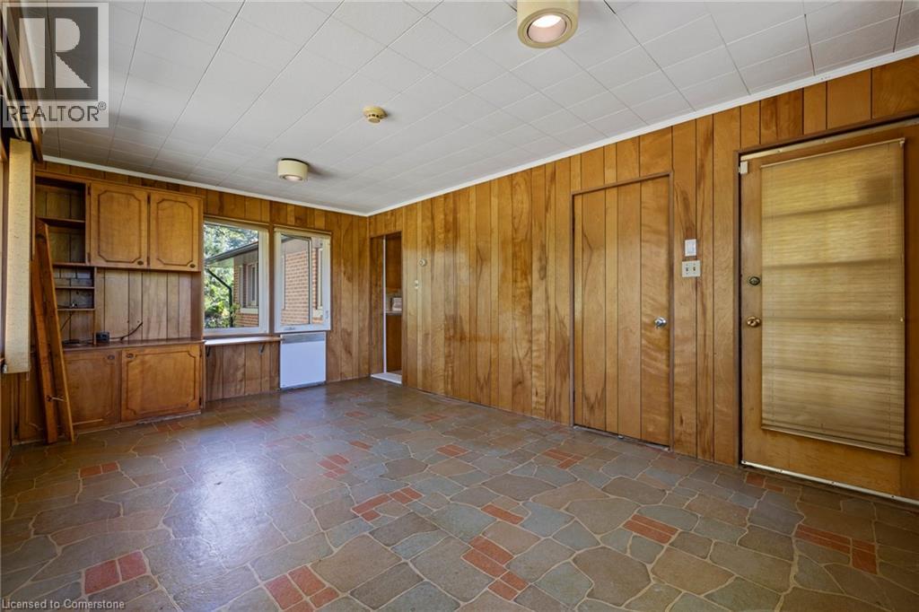 Photo 33 of 40 Bertram Drive, Dundas ON