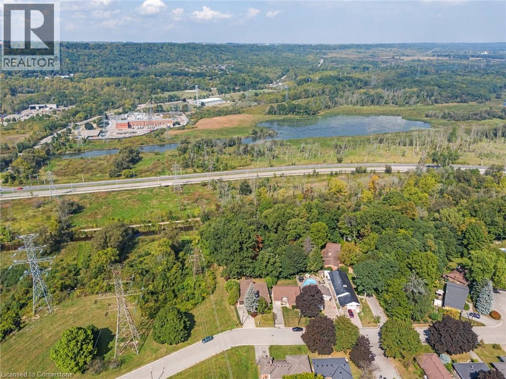 Photo 34 of 40 Bertram Drive, Dundas ON