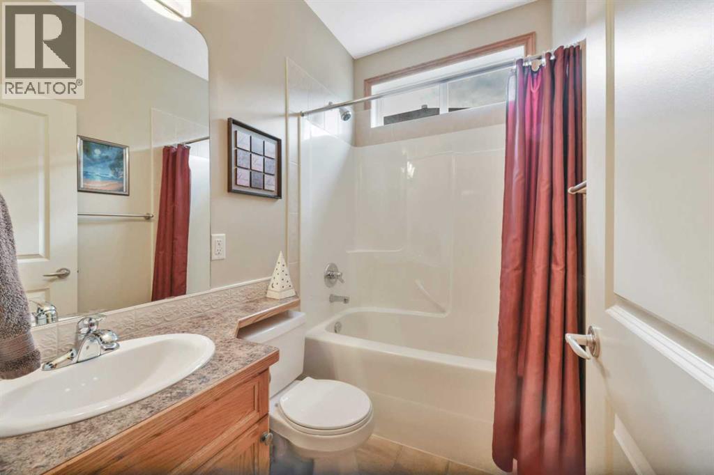 Photo 5 of 160 Daniel Crescent, Red Deer AB