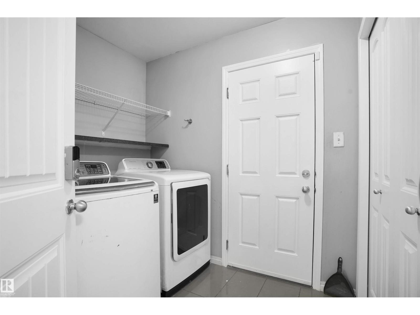 Photo 8 of 1932 51 St Sw, Edmonton AB
