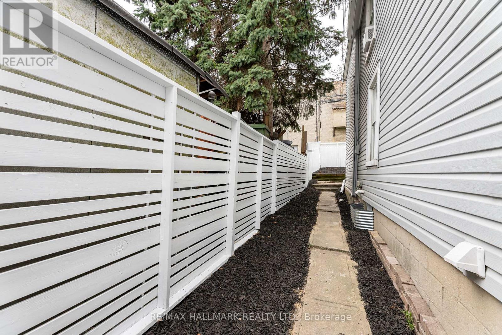 Photo 18 of 106 Willow Avenue, Toronto ON
