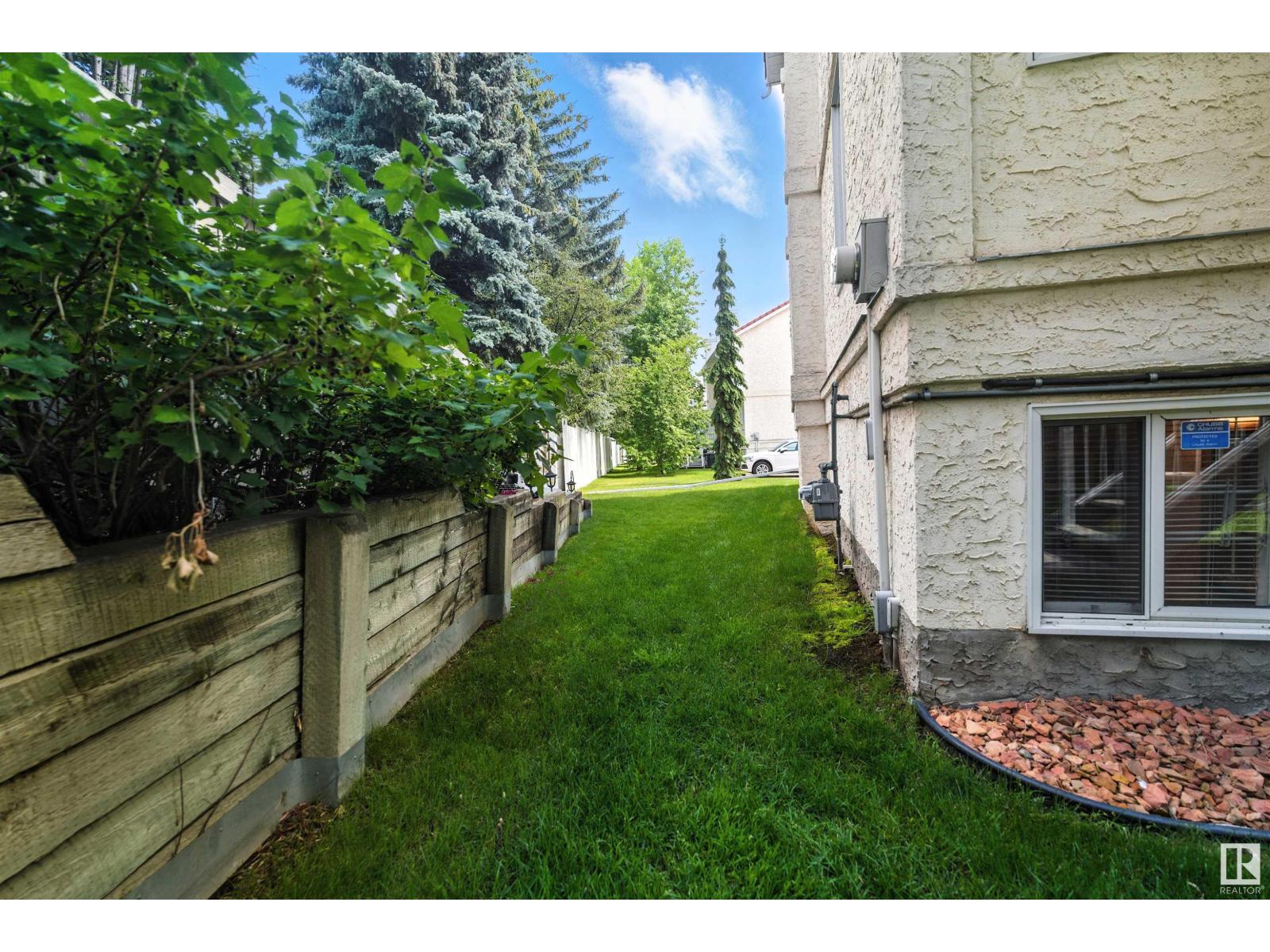 Photo 19 of 4632 151 St Nw, Edmonton AB