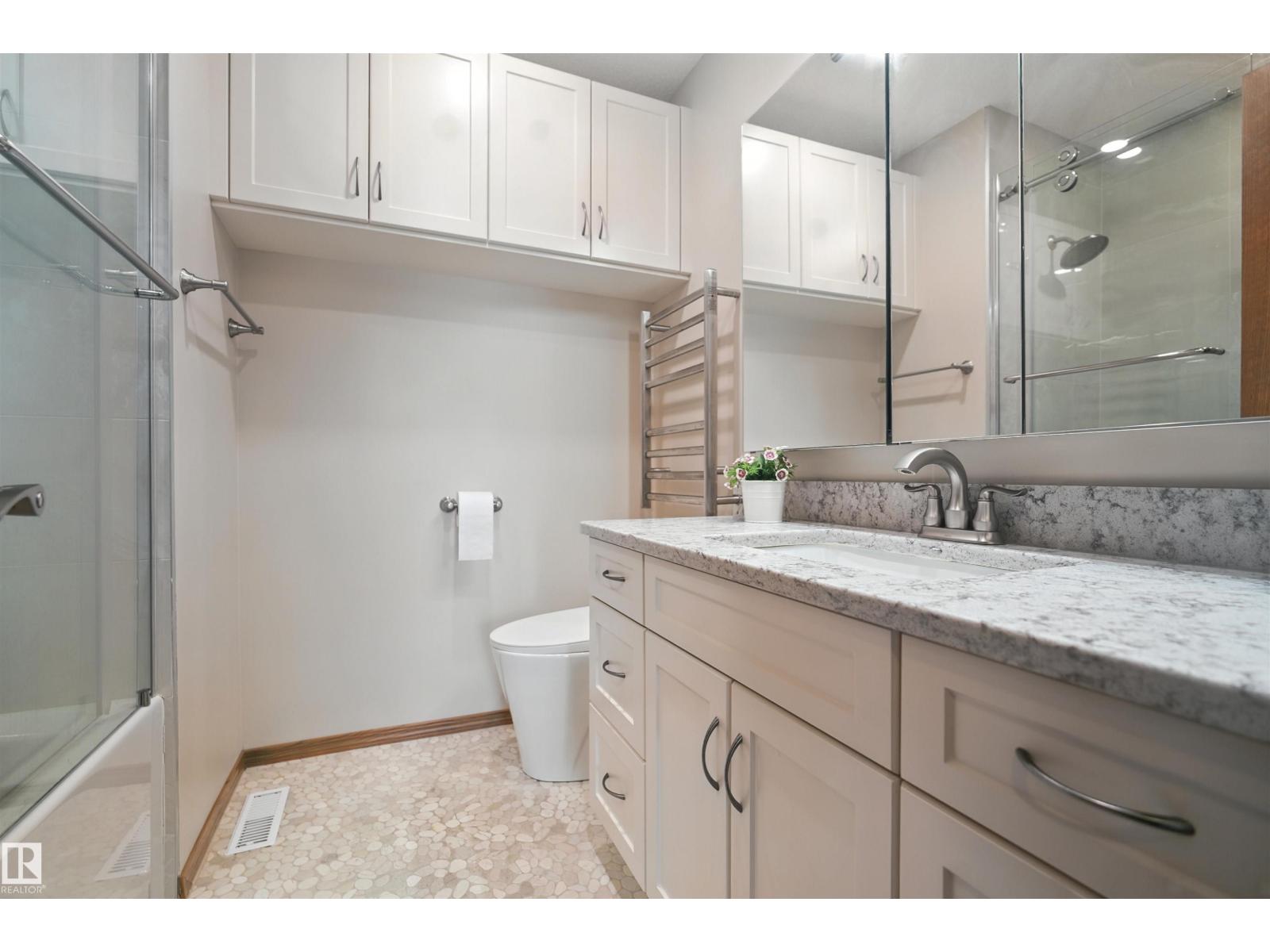 Photo 17 of 4632 151 St Nw, Edmonton AB