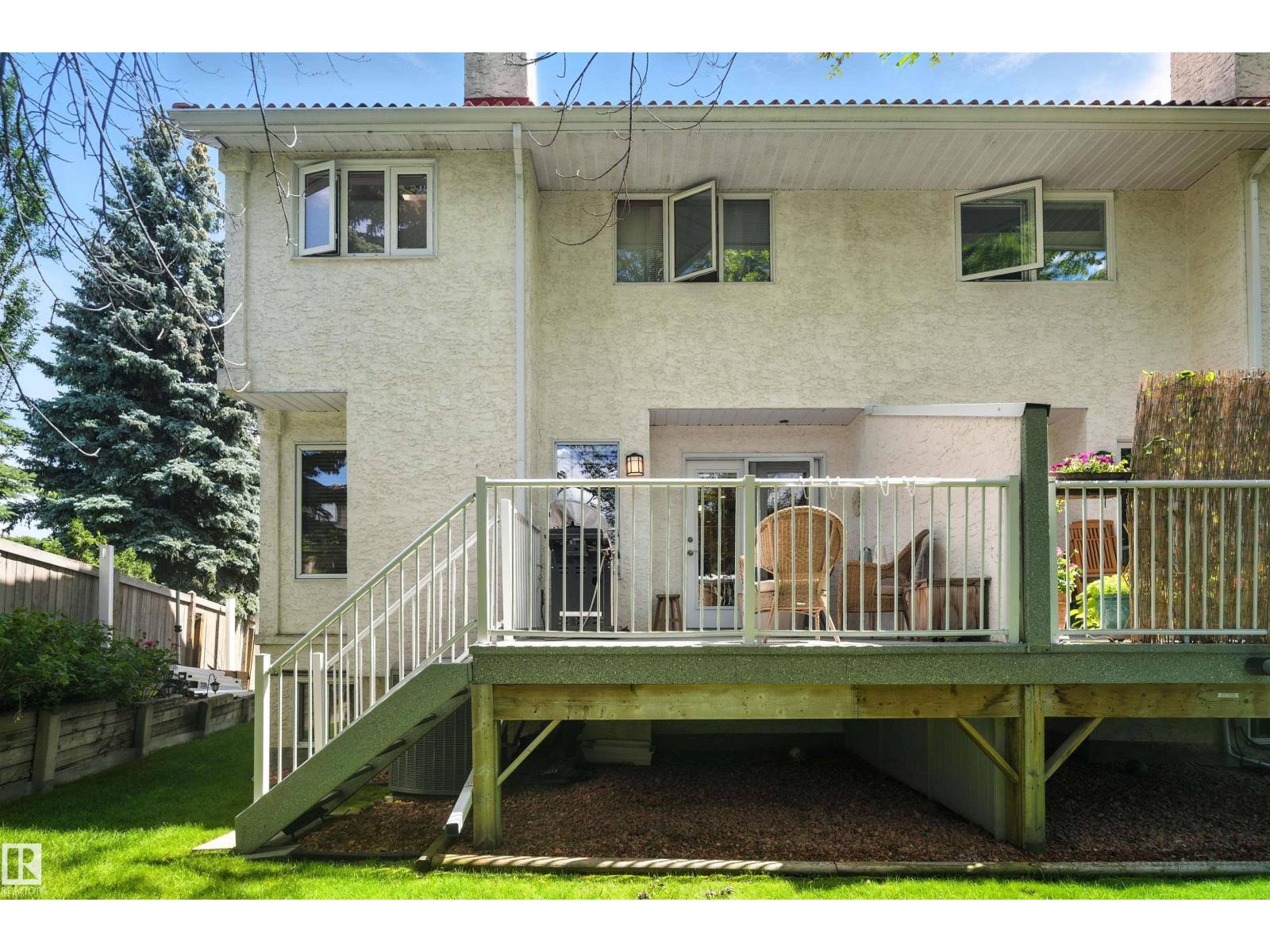 Photo 5 of 4632 151 St Nw, Edmonton AB