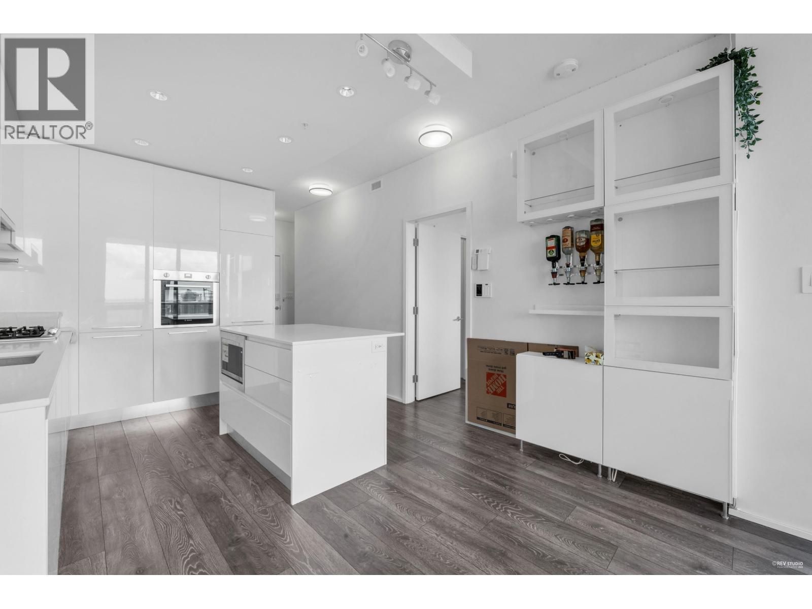 Photo 13 of 4608 1955 Alpha Way, Burnaby BC