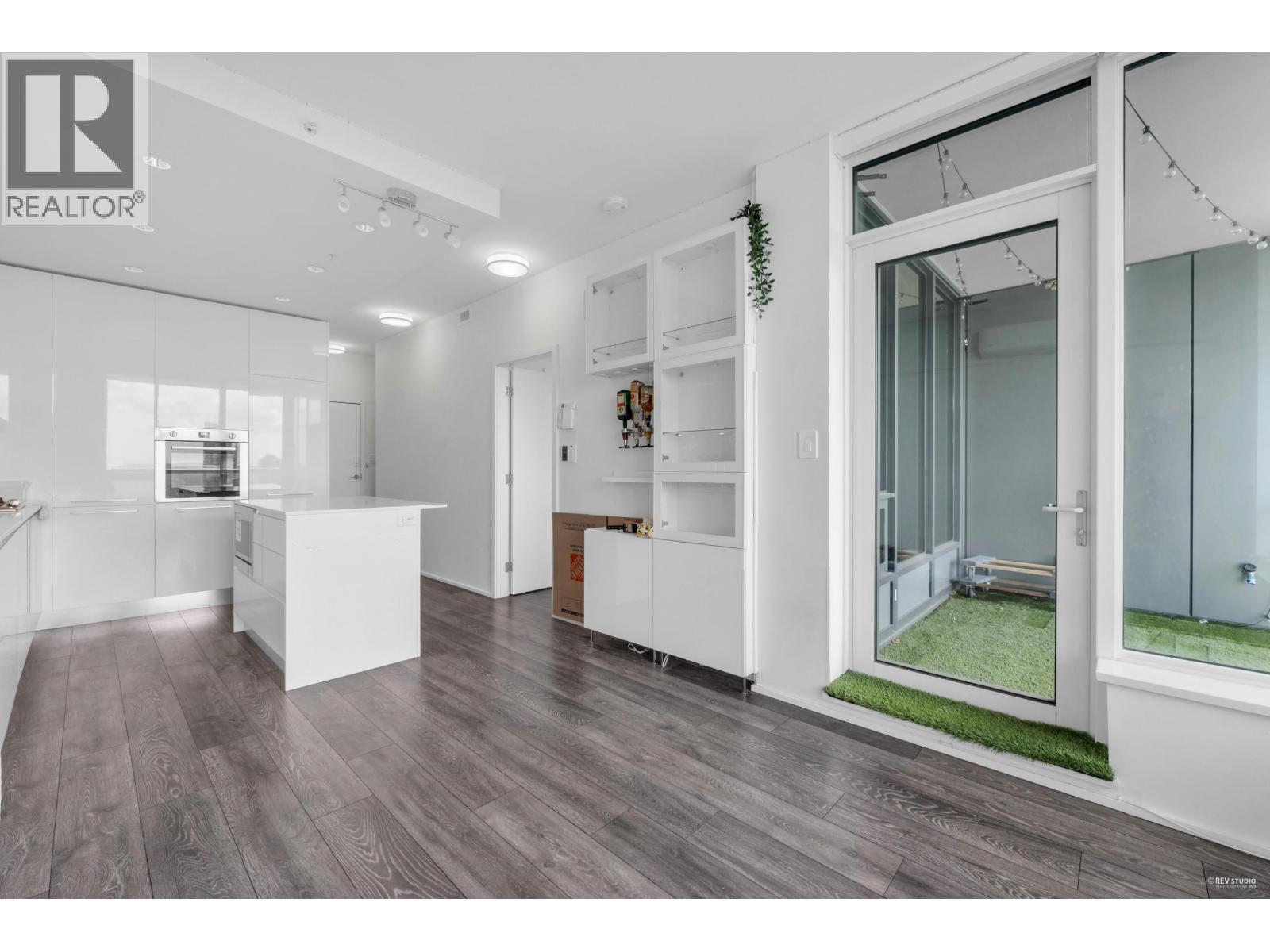 Photo 14 of 4608 1955 Alpha Way, Burnaby BC