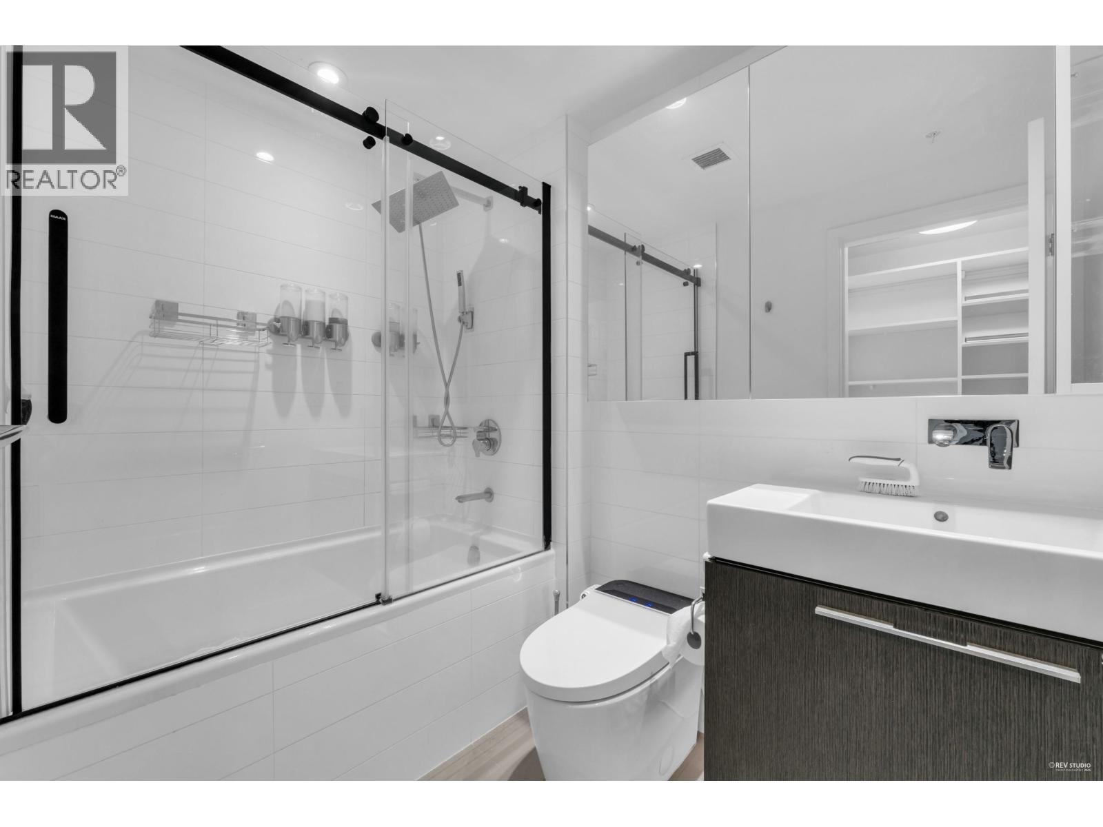 Photo 18 of 4608 1955 Alpha Way, Burnaby BC