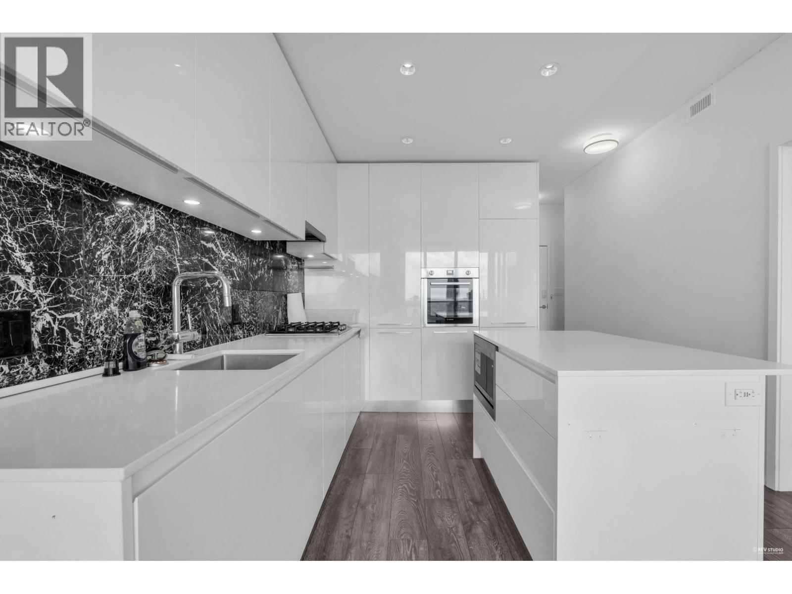 Photo 9 of 4608 1955 Alpha Way, Burnaby BC