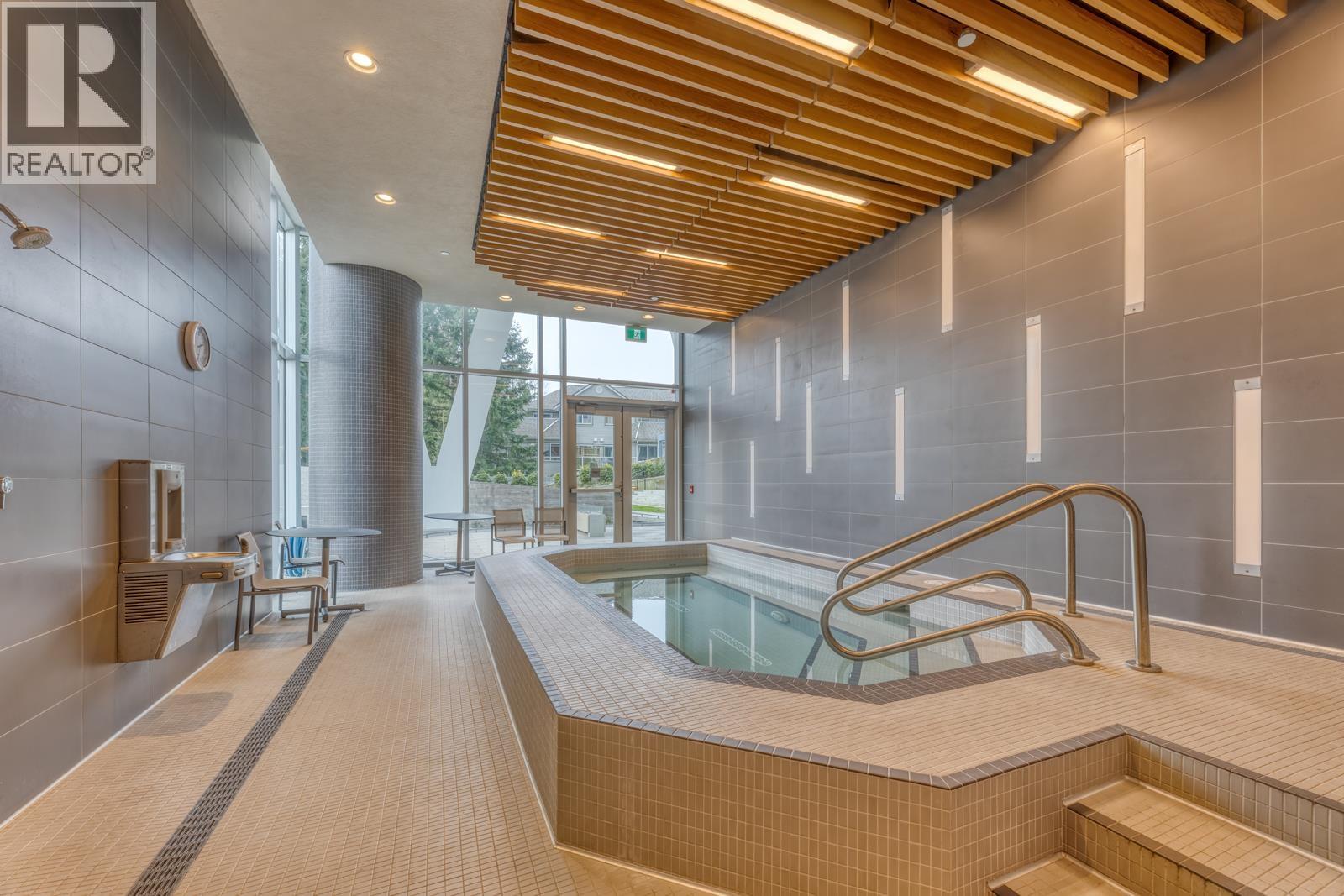 2207 200 KLAHANIE COURT, West Vancouver