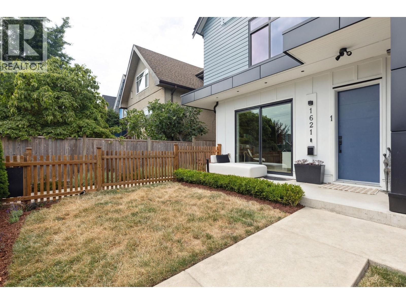 Photo 4 of 1 1621 E 11 Th Avenue, Vancouver BC