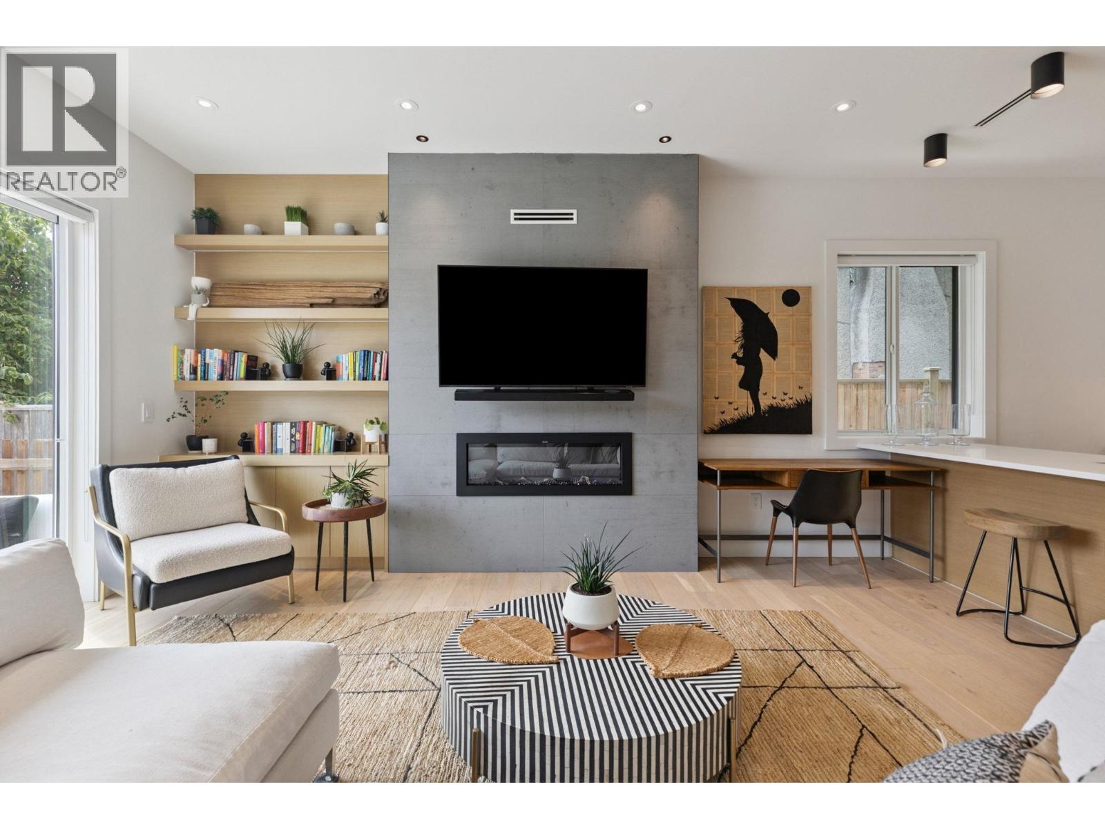 Photo 6 of 1 1621 E 11 Th Avenue, Vancouver BC