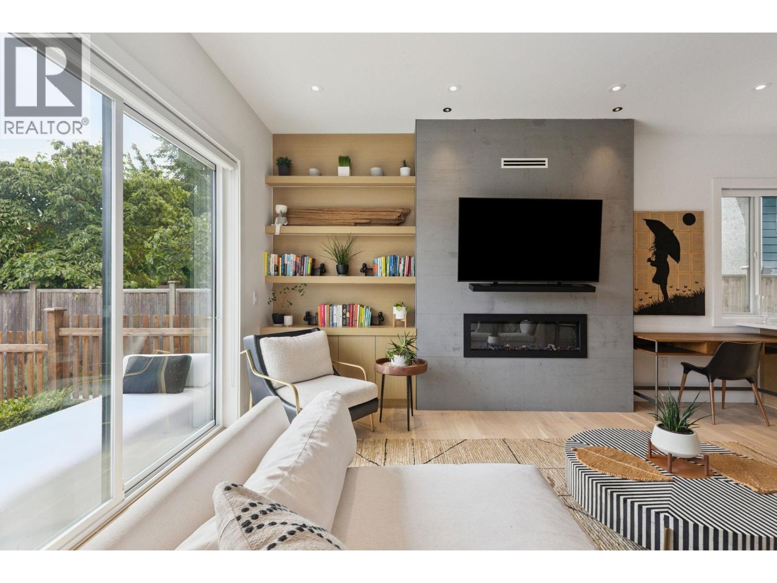 Photo 9 of 1 1621 E 11 Th Avenue, Vancouver BC