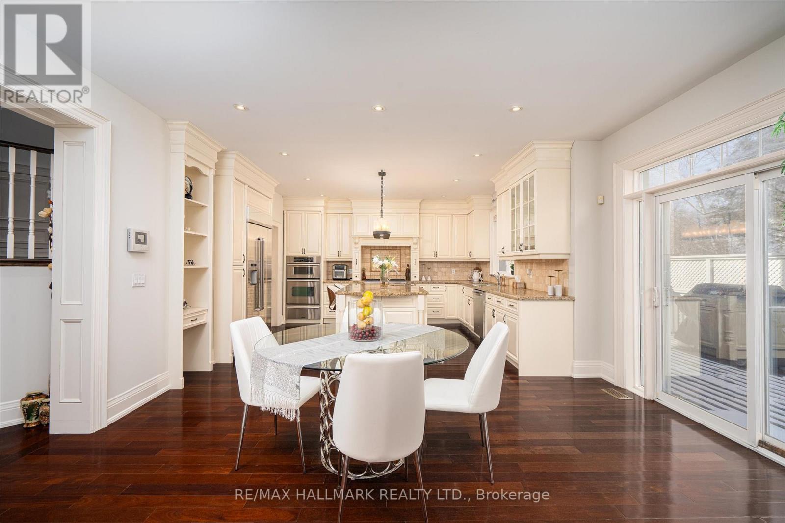 Photo 26 of 92 Hill Crescent, Toronto ON