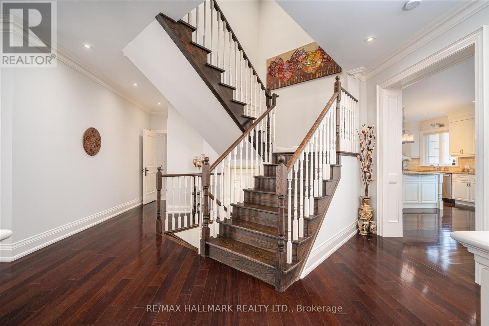 Photo 8 of 92 Hill Crescent, Toronto ON