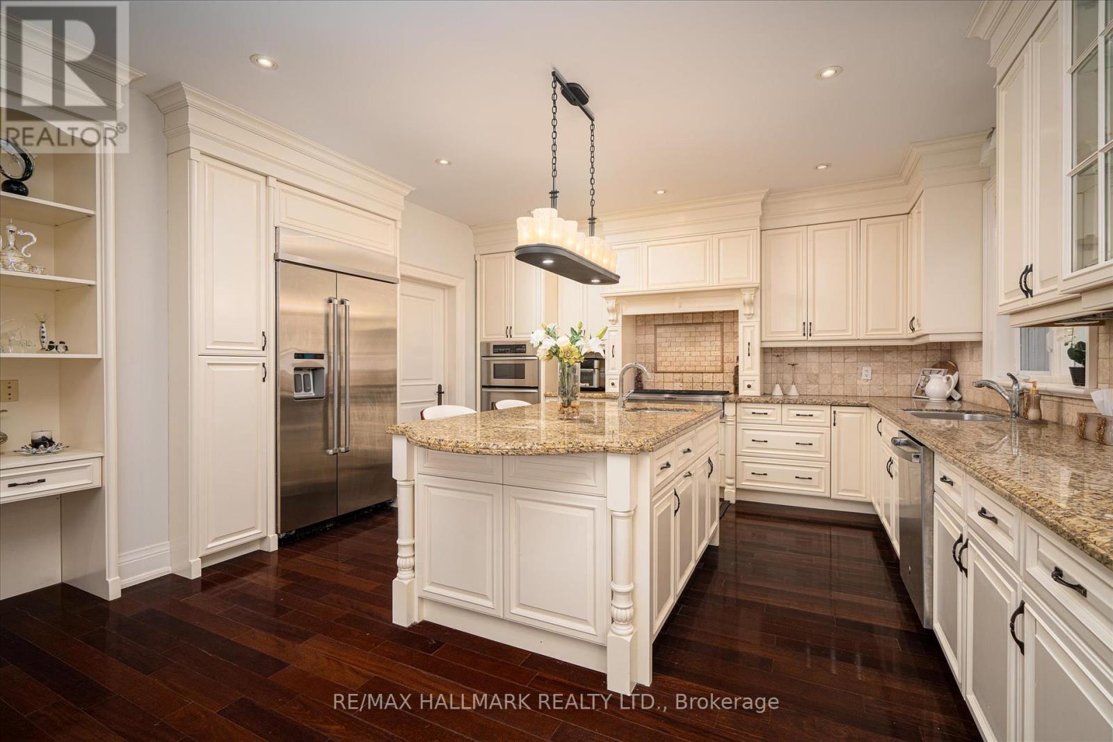 Photo 1 of 92 Hill Crescent, Toronto ON