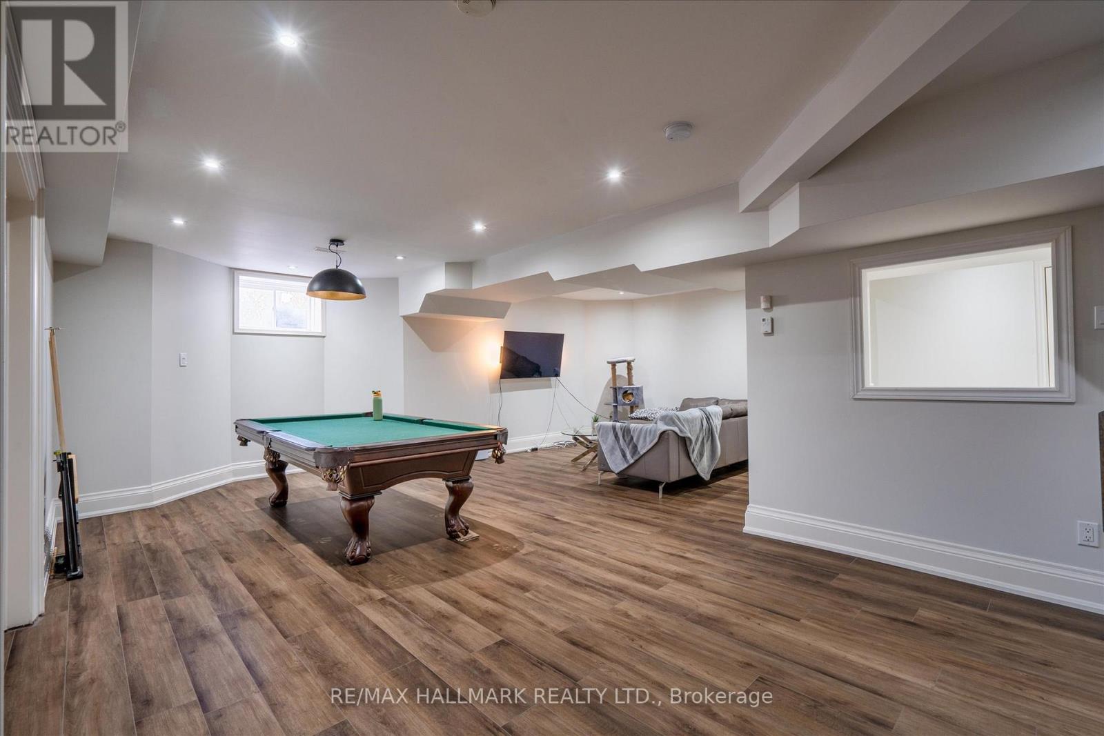 Photo 14 of 92 Hill Crescent, Toronto ON