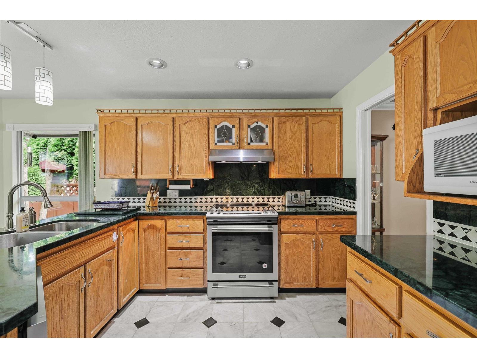 Photo 15 of 6041 186 Street, Surrey BC