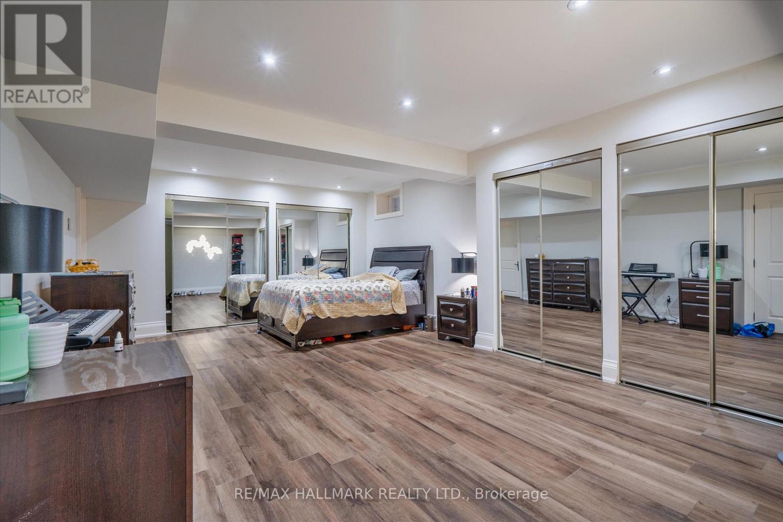 Photo 30 of 92 Hill Crescent, Toronto ON