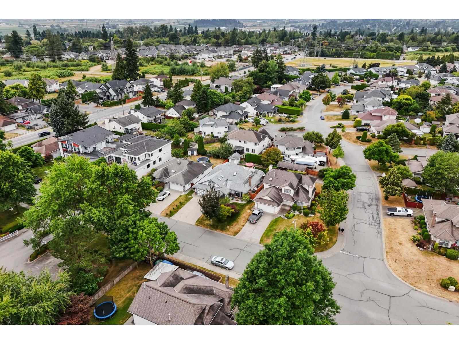 Photo 9 of 6041 186 Street, Surrey BC