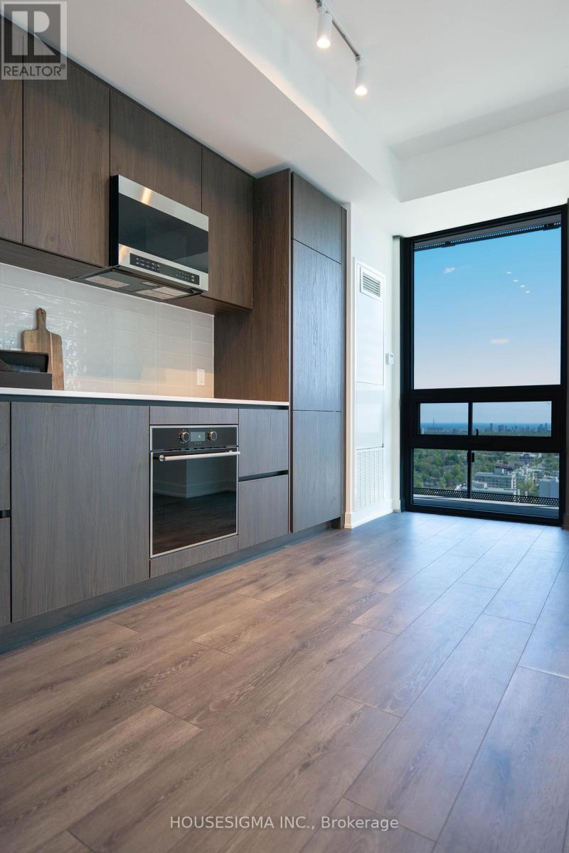 Photo 19 of 127 Broadway Avenue, Toronto ON