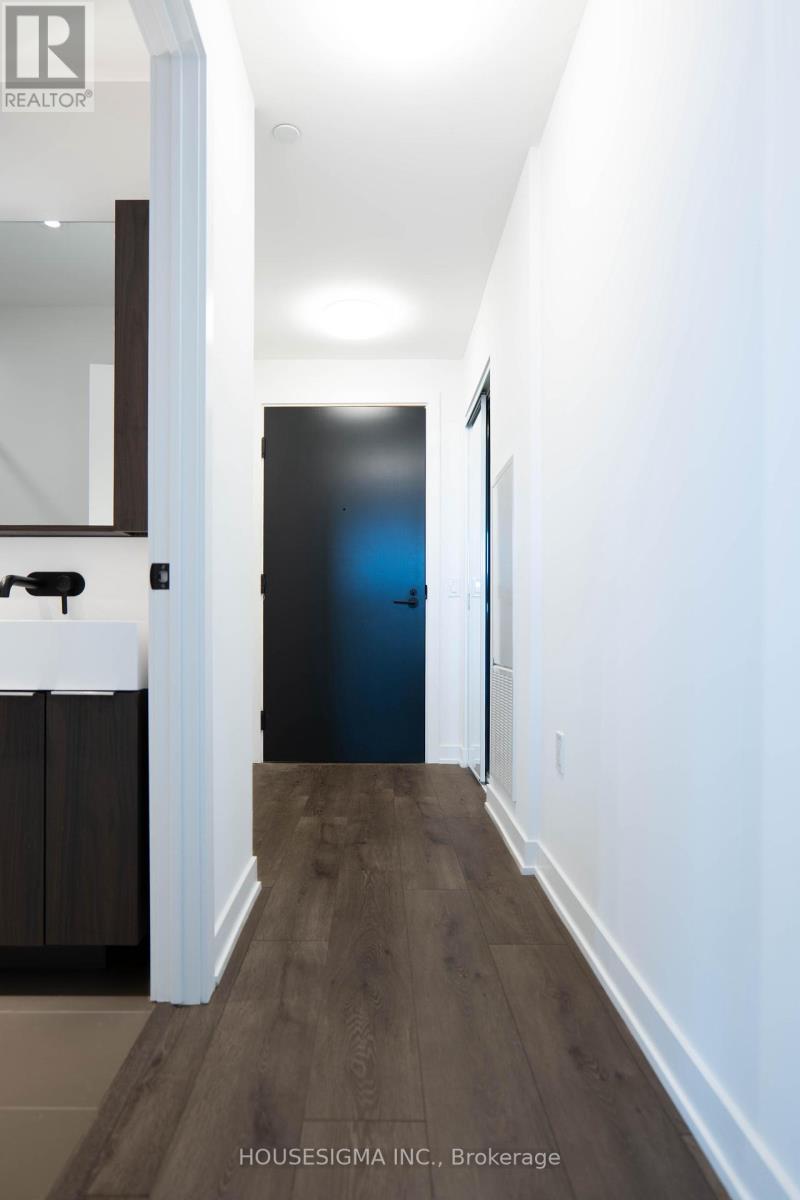 Photo 24 of 127 Broadway Avenue, Toronto ON