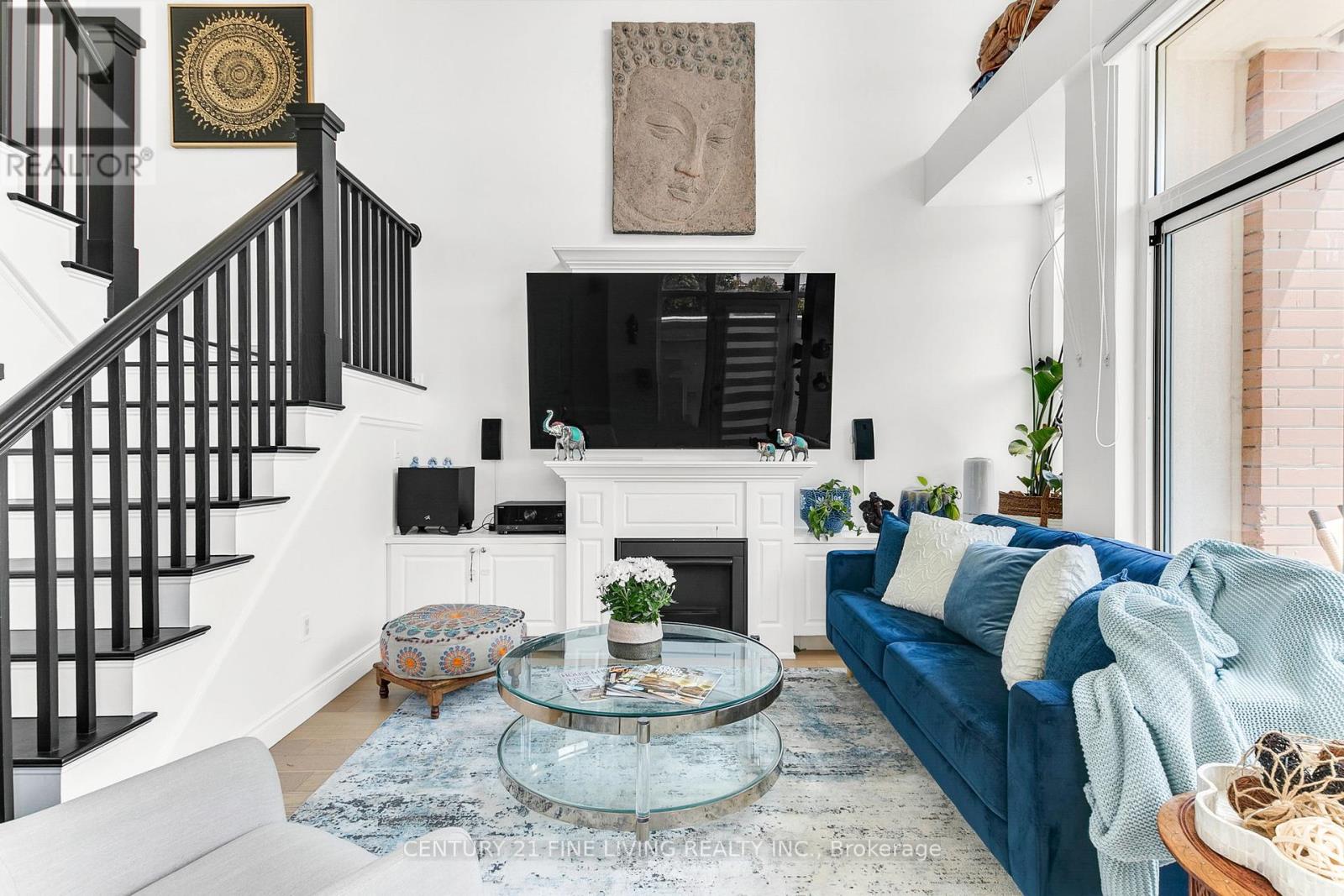 Photo 7 of Th 22 6 Pirandello Street, Toronto ON