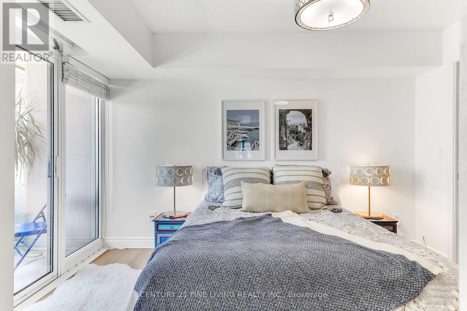 Photo 2 of Th 22 6 Pirandello Street, Toronto ON