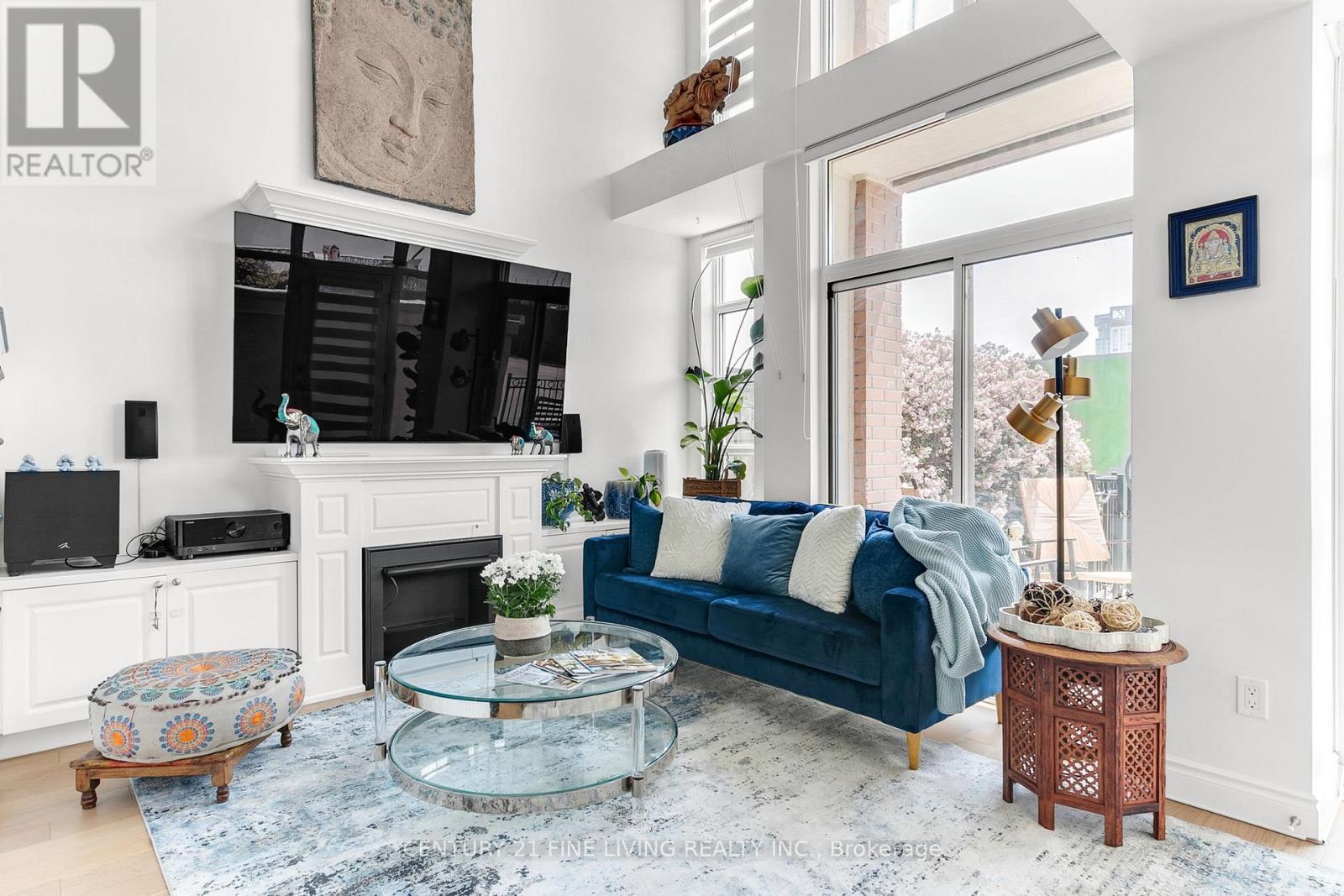 Photo 4 of Th 22 6 Pirandello Street, Toronto ON