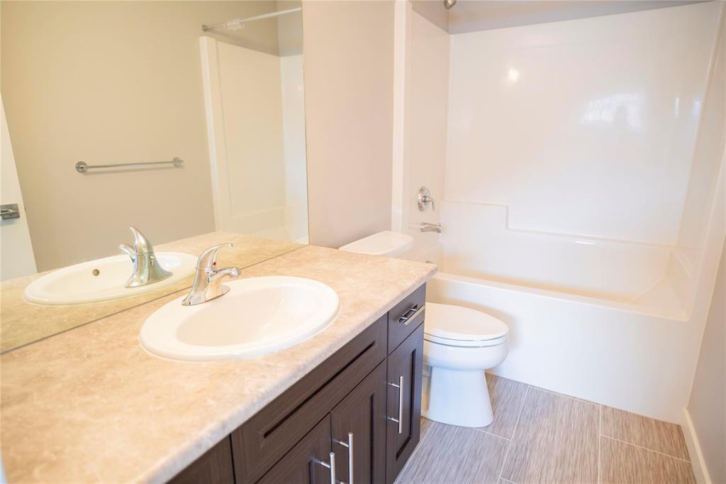 Photo 32 of 131 Arbourwood Court, Winnipeg MB
