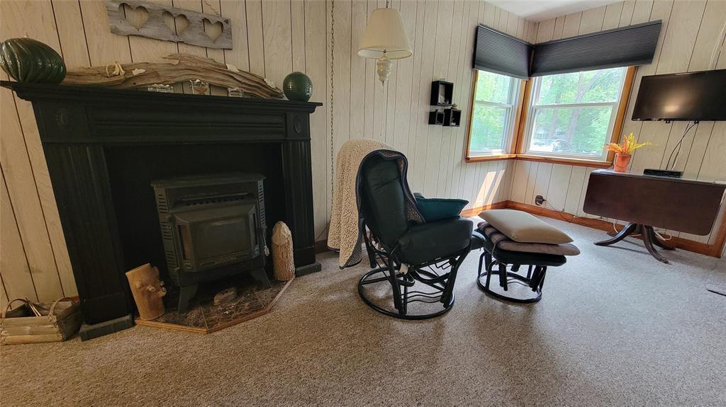 Photo 1 of 35 10th Avenue, Gimli Rm MB