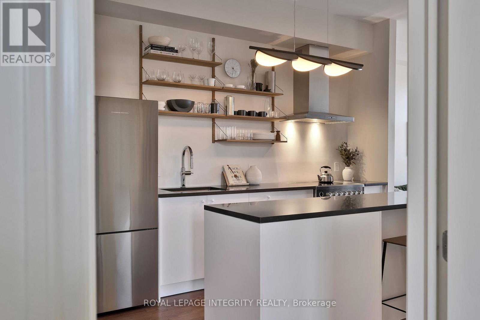 Photo 2 of 507 429 Kent Street, Ottawa ON