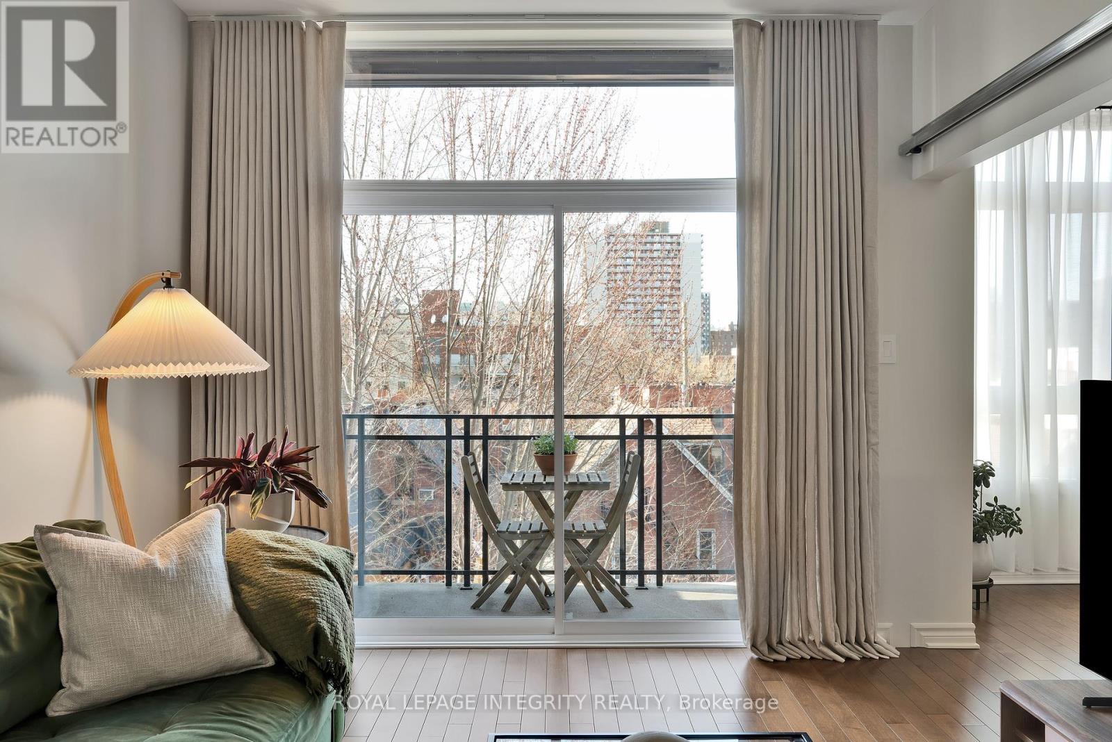 Photo 3 of 507 429 Kent Street, Ottawa ON
