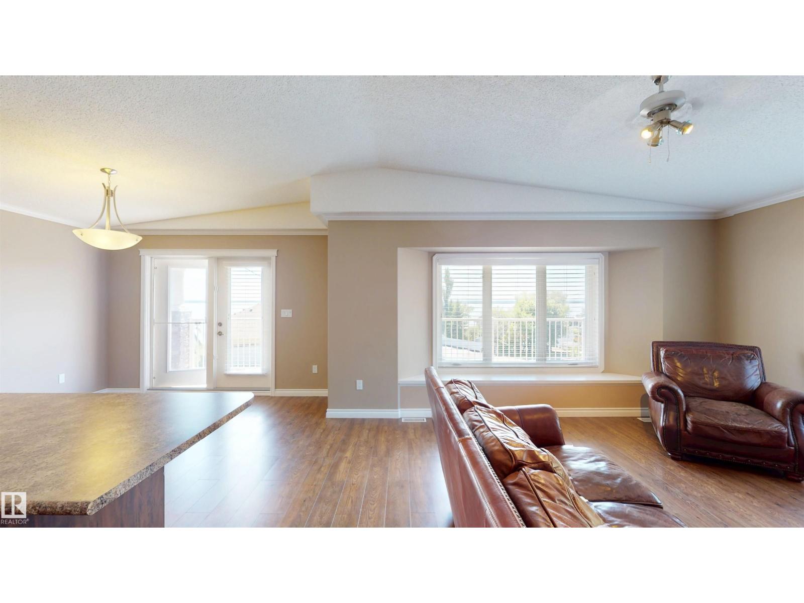 Photo 15 of 525 5 St, Rural Lac Ste Anne County AB