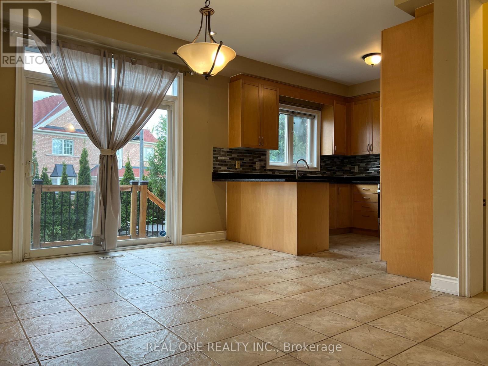 Photo 4 of 58 Gordon Weeden Road, Markham ON