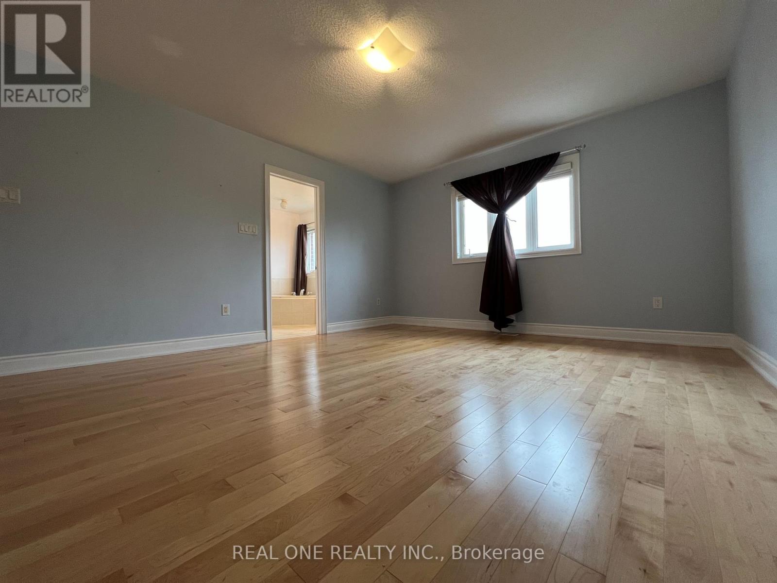 Photo 6 of 58 Gordon Weeden Road, Markham ON