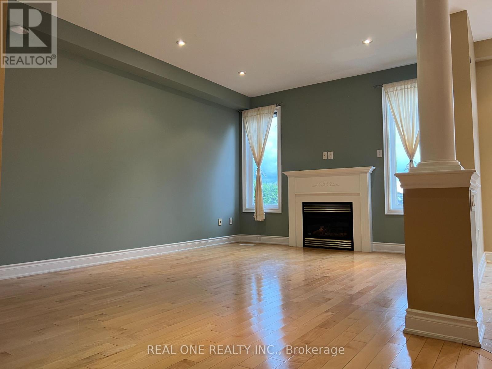 Photo 10 of 58 Gordon Weeden Road, Markham ON