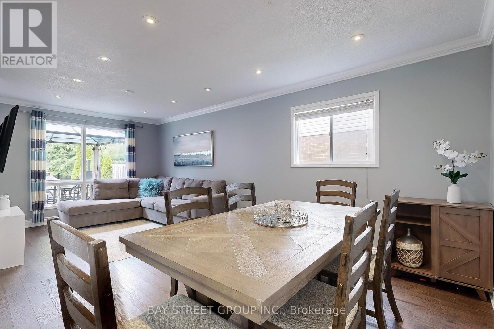 Photo 26 of 16 Bates Court, Barrie ON