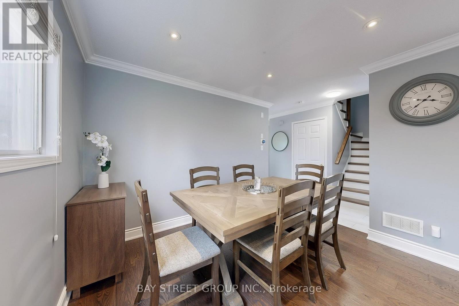 Photo 8 of 16 Bates Court, Barrie ON