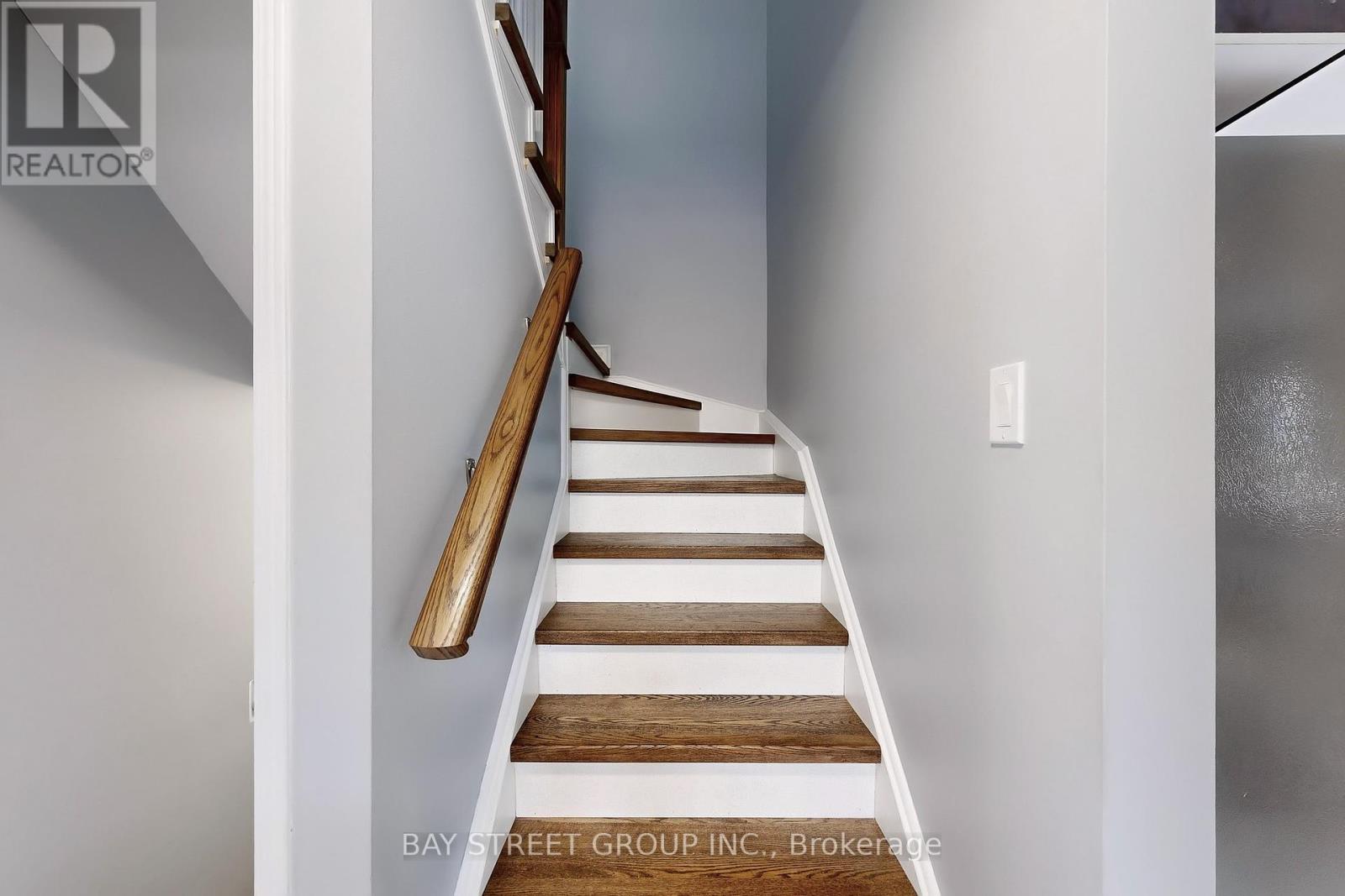Photo 36 of 16 Bates Court, Barrie ON