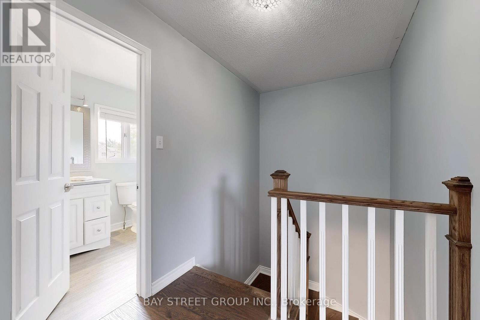 Photo 1 of 16 Bates Court, Barrie ON